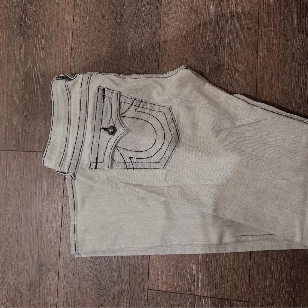 Stylish Light Gray Jeans